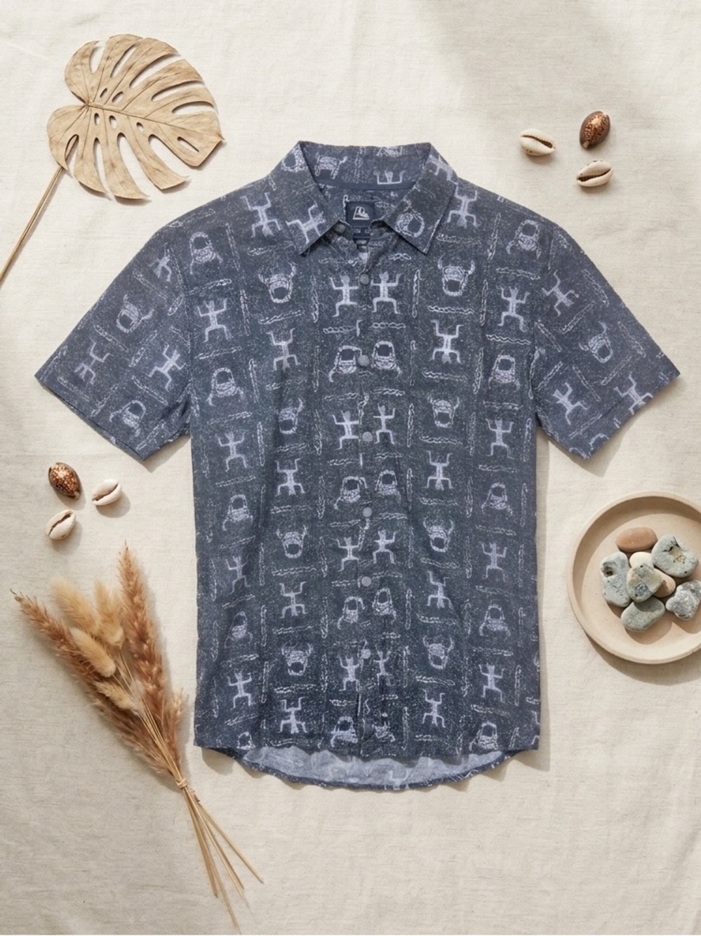 QUIKSILVER Men’s Tribal Petroglyph Short Sleeve Button Down Shirt Charcoal Grey